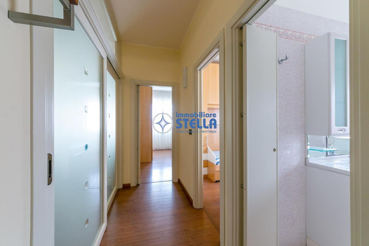 Condominio Adriatico ليدو دي يسولو المظهر الخارجي الصورة